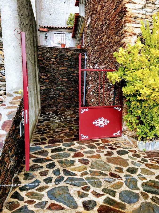 Casa Da Escola Antiga Villa Мантейгаш Екстериор снимка